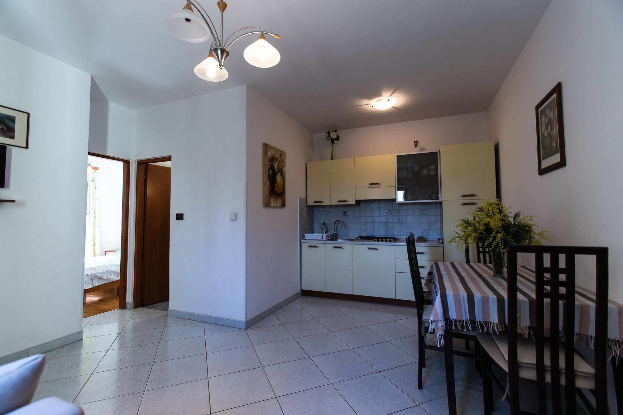 Apartments Villa Mara Rovinj Luaran gambar